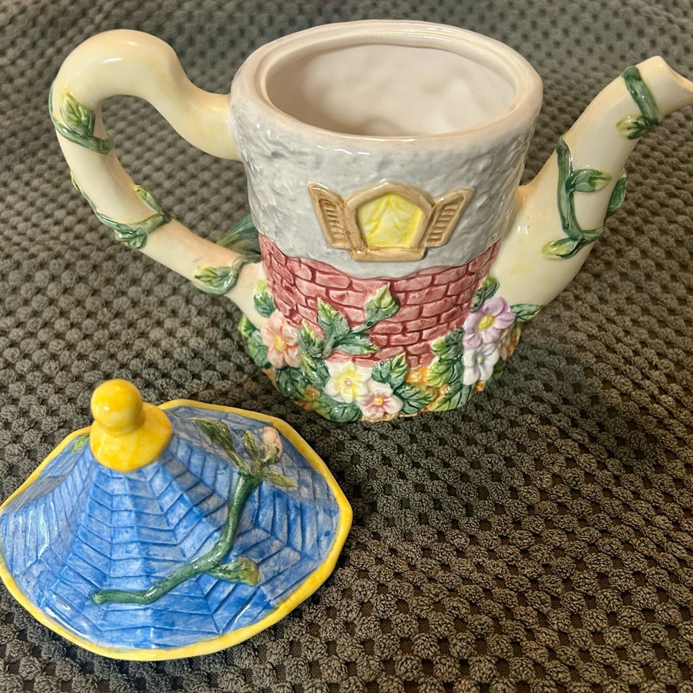 Charming Cottage Teapot with Floral Accents - Picture 1 of 12
